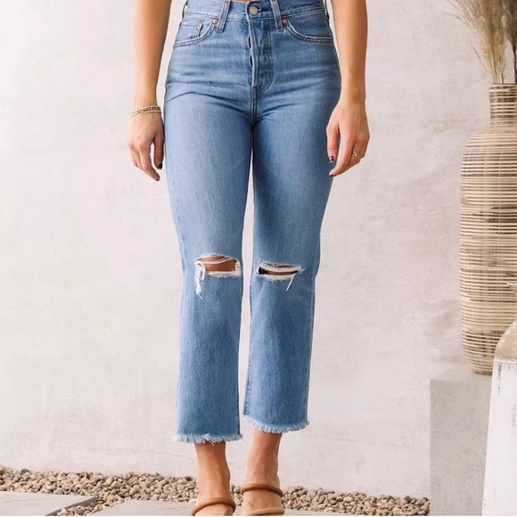 Levi’s Wedgie Straight Jeans Women’s 26 Button Fly Frayed Hem Blue Denim - Picture 1 of 16
